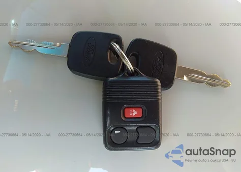 2000 Ford Expedition Xlt from USA, damaged, VIN 1FMRU1568YLB93440